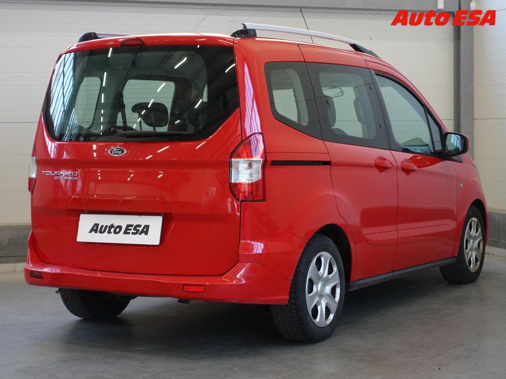 Ford Tourneo Courier, 1.5TDCi,2.maj,ČR,Trend - fotka 4