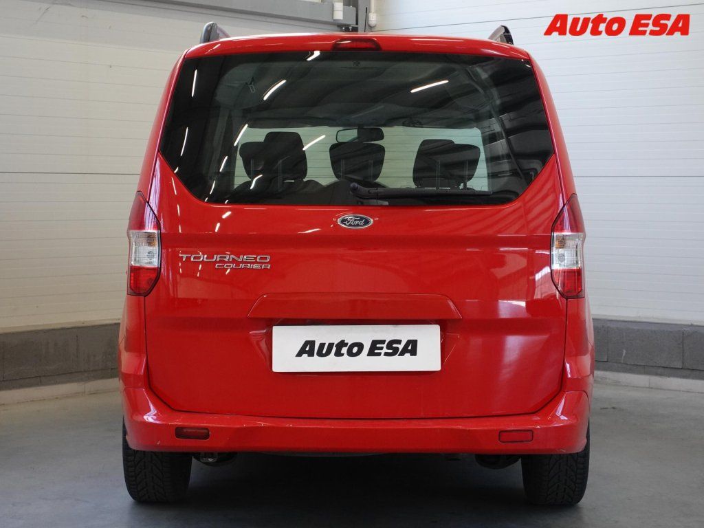 Ford Tourneo Courier, 1.5TDCi,2.maj,ČR,Trend - fotka 5