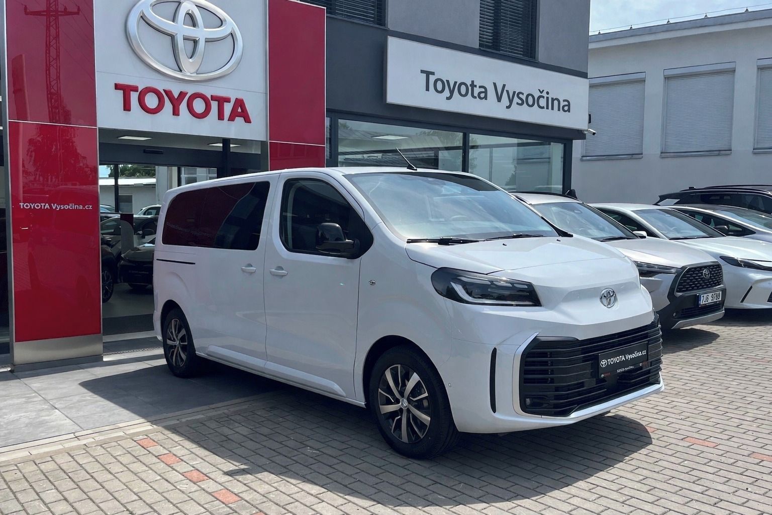 Toyota Proace Verso, L1 2,0D 140PS Family 8míst - fotka 2