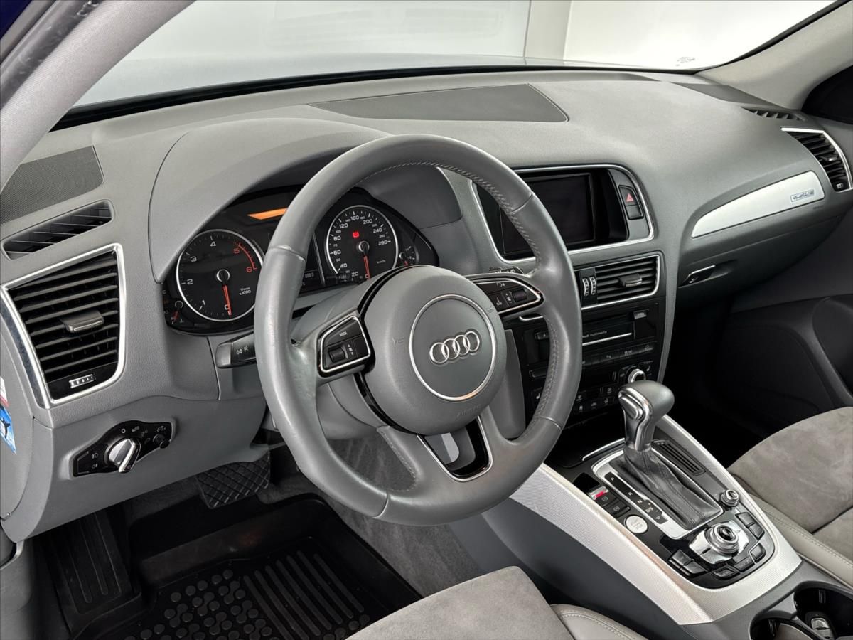 Audi Q5, 2,0 TDI  7Stronic Quattro - fotka 6