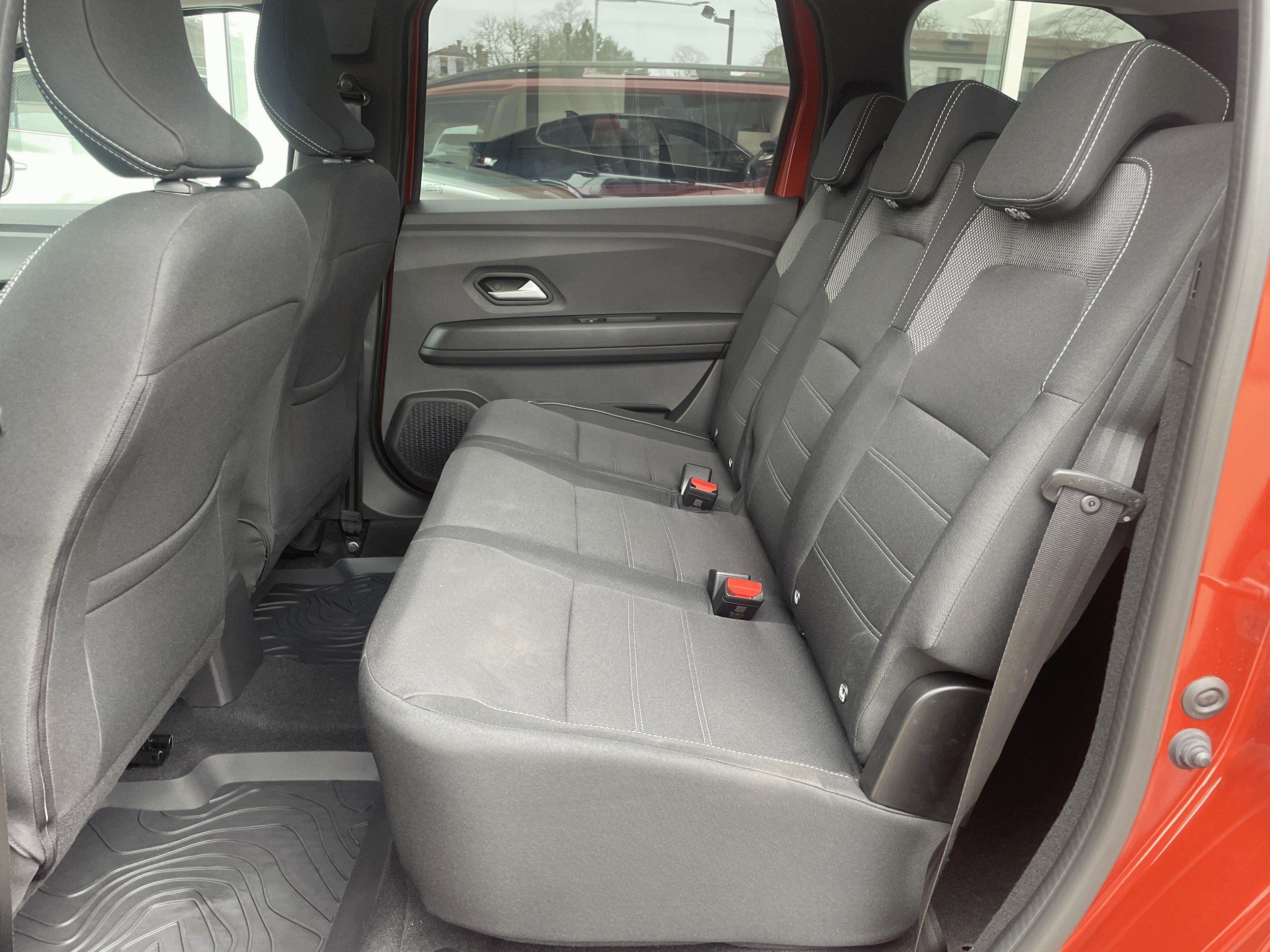 Dacia Jogger, TCe 110 Expression 7 míst - fotka 6