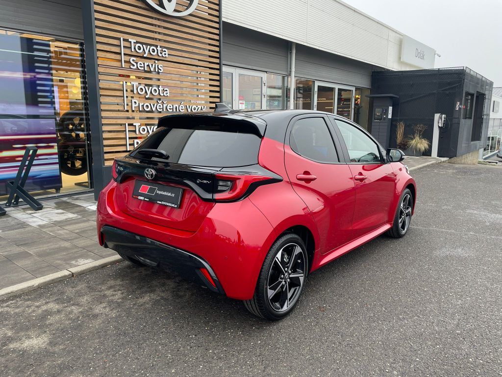 Toyota Yaris, 1.5 HEV 130k Executive - fotka 5