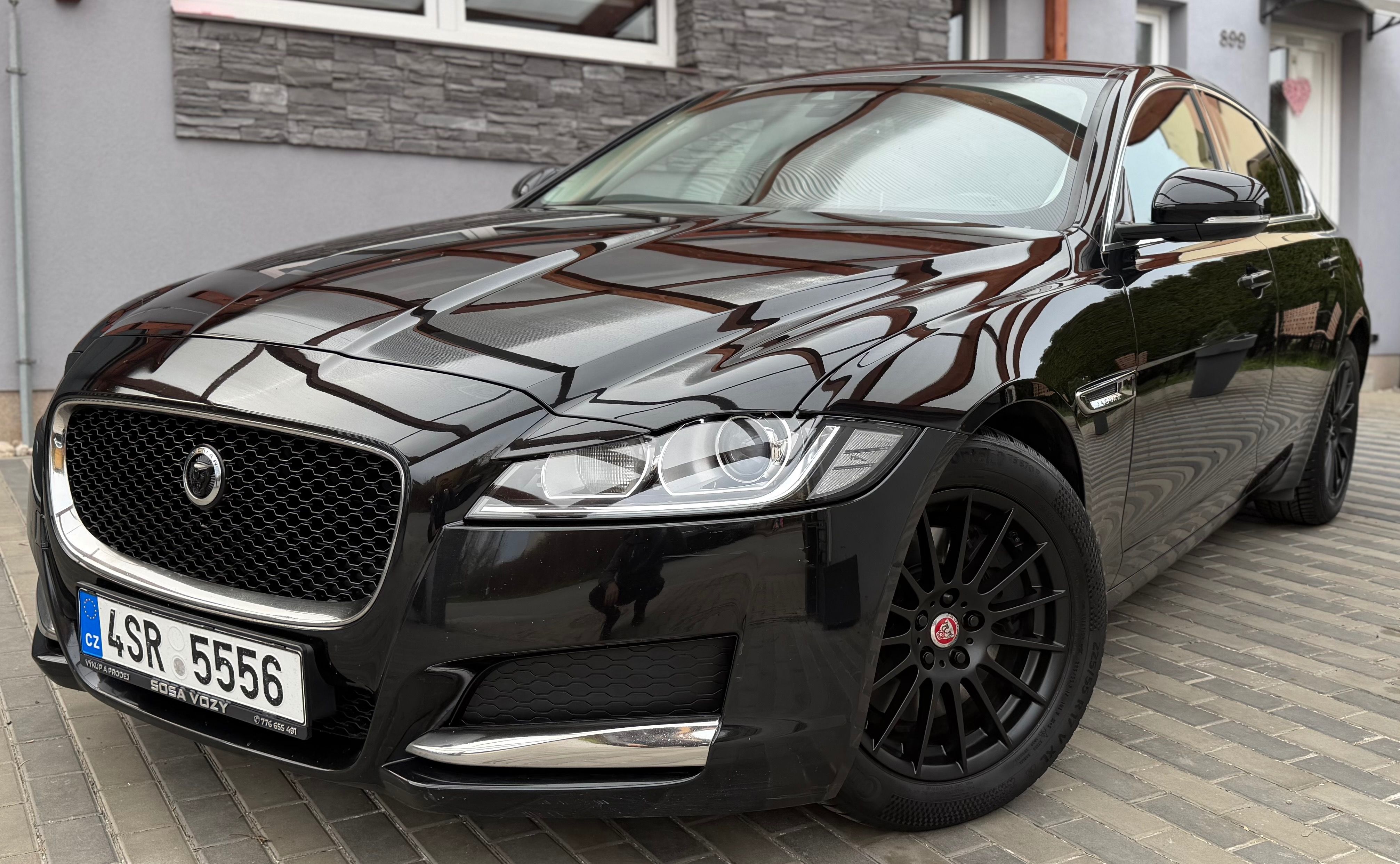 Jaguar XF