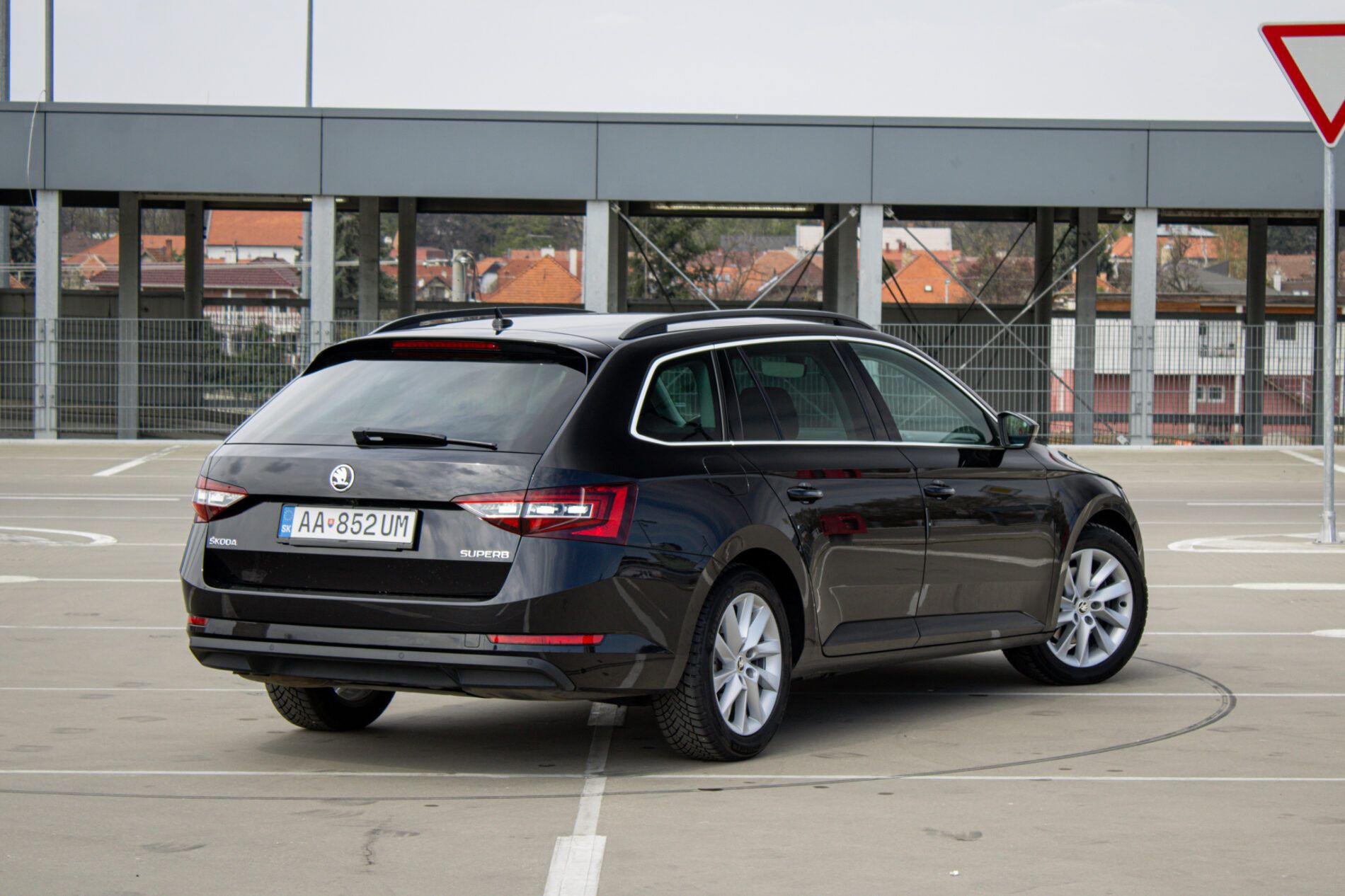 Škoda Superb - fotka 4