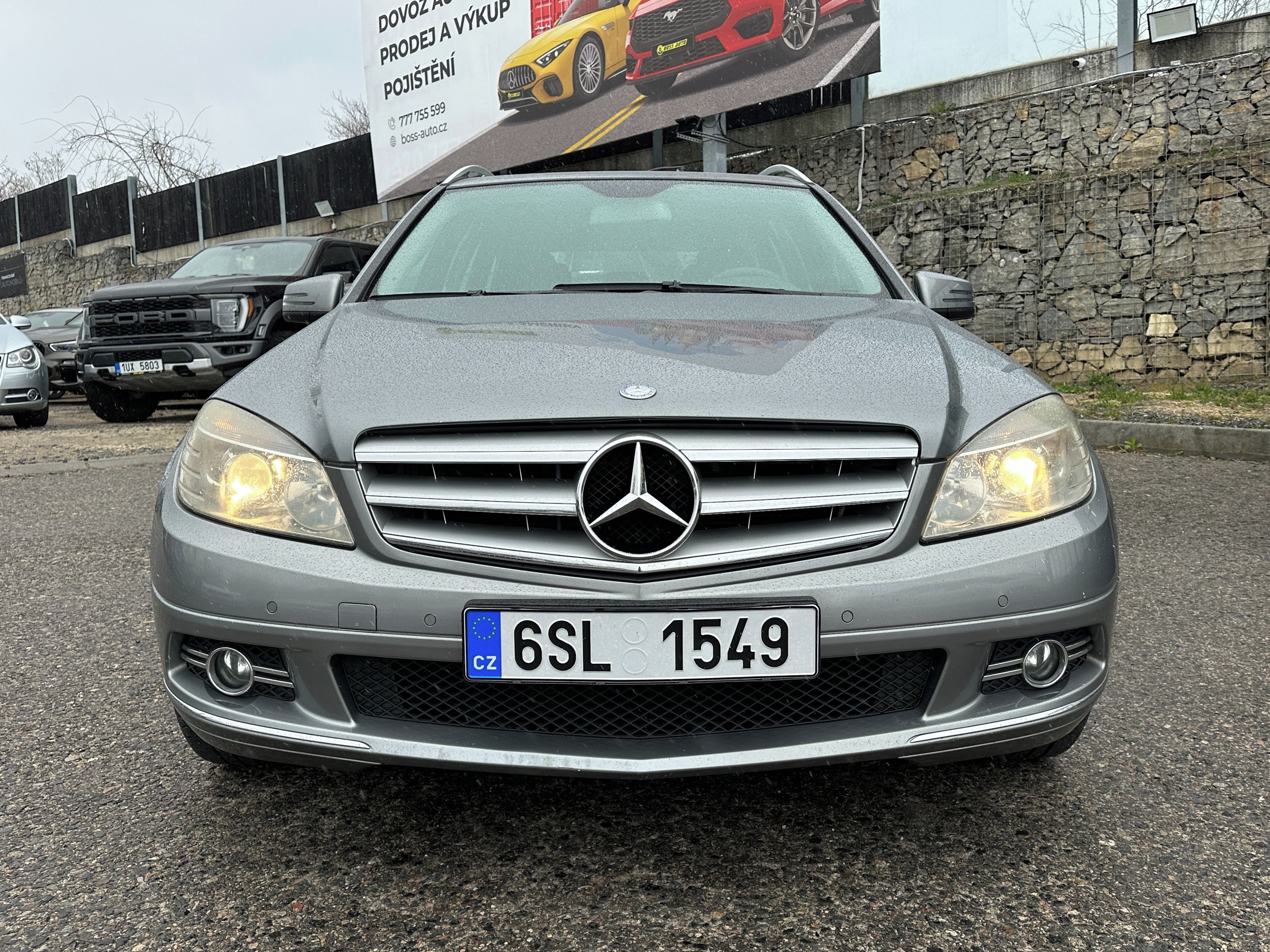 Mercedes-Benz Třídy C, Mercedes-Benz C 200 2010 - fotka 2