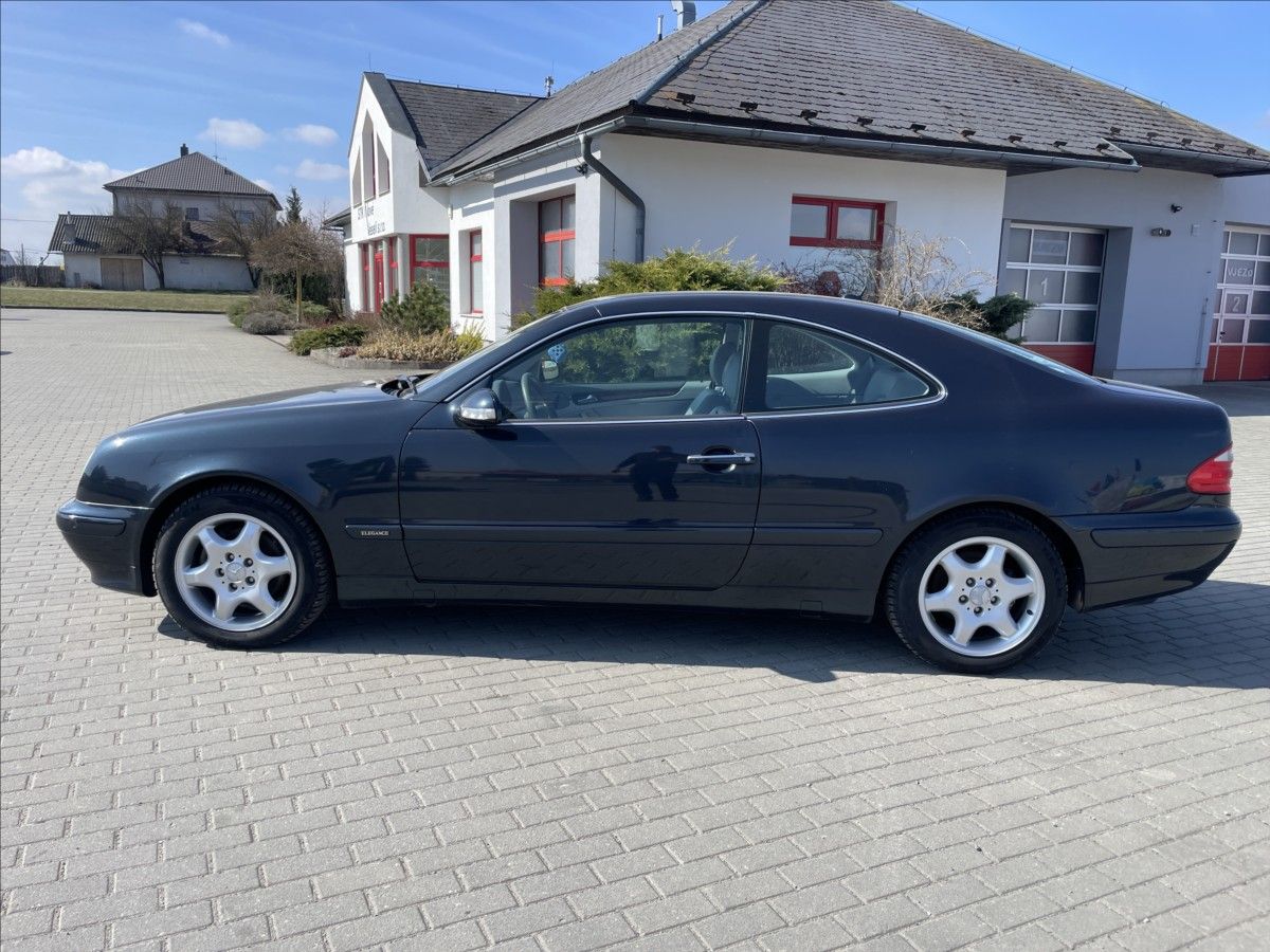 Mercedes-Benz CLK, 2,0 i 150kw Kompressor Automat - fotka 2