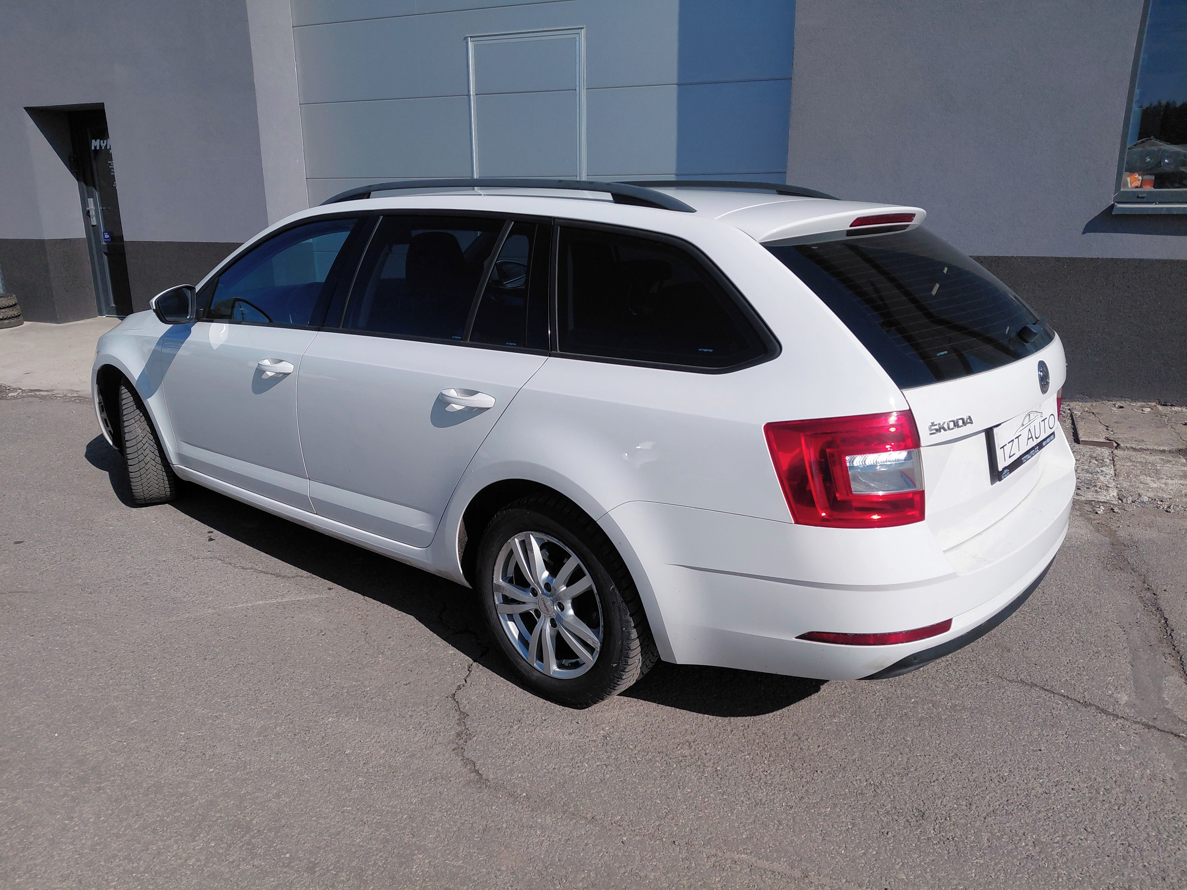 Škoda Octavia, III 1.6 TDi 85 kW FACELIFT - fotka 4