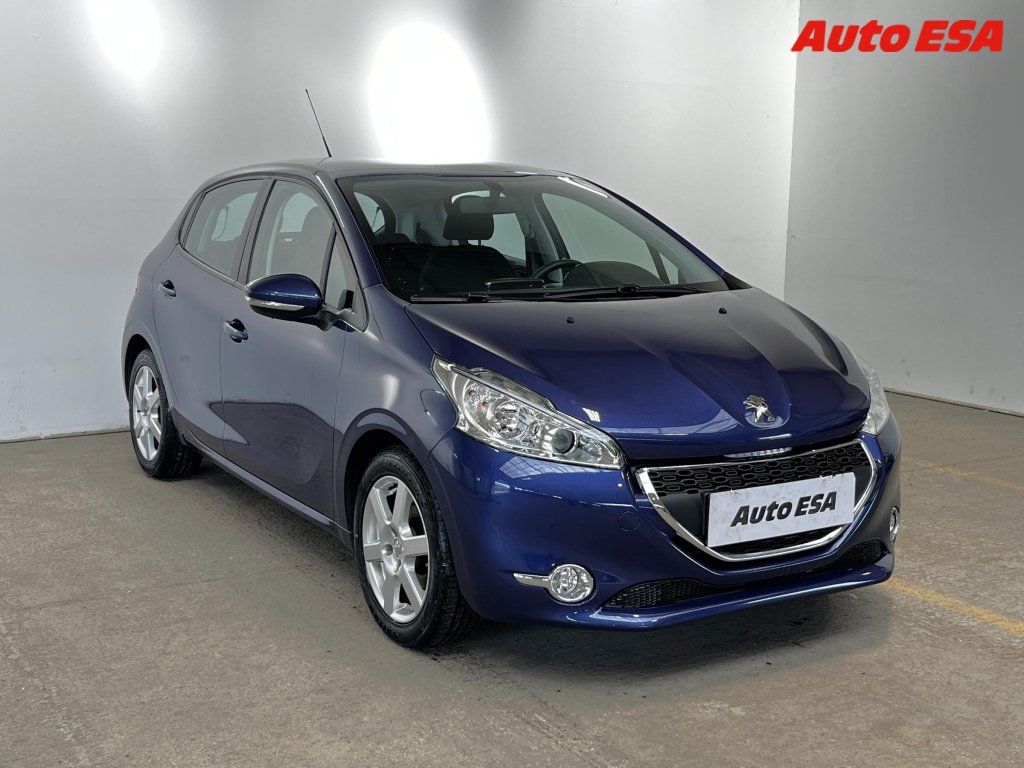 Peugeot 208, 1.2 PT,AC,výhřev sed