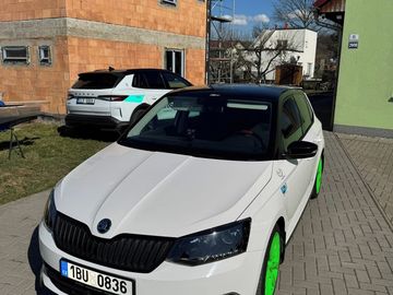 Škoda Fabia MC edice R5