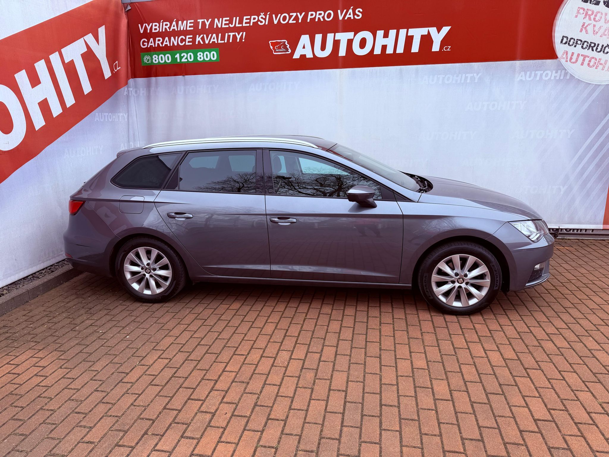 Seat Leon, 1.6 TDi DSG, Tažné, Navi - fotka 6