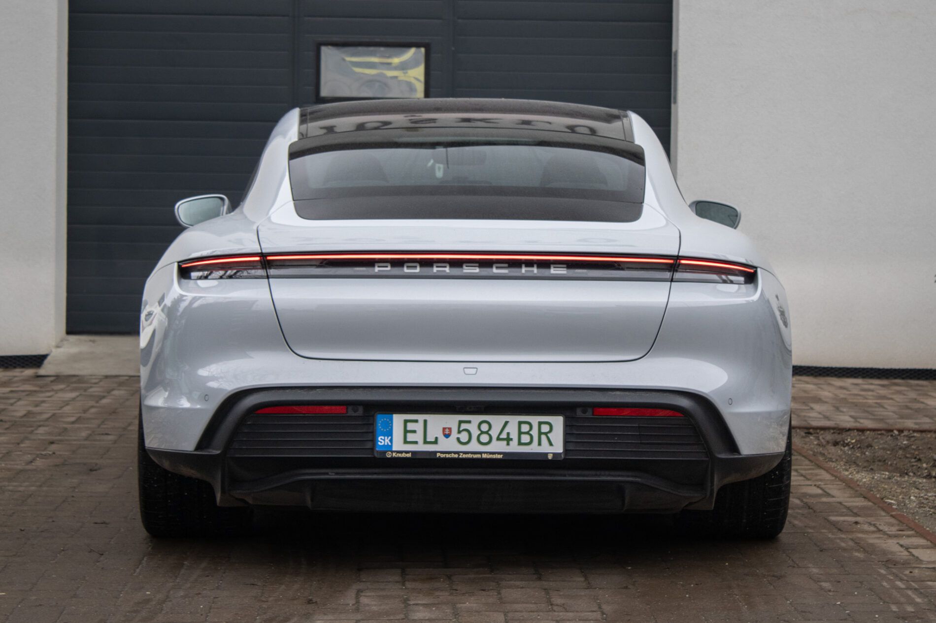 Porsche Taycan - fotka 6