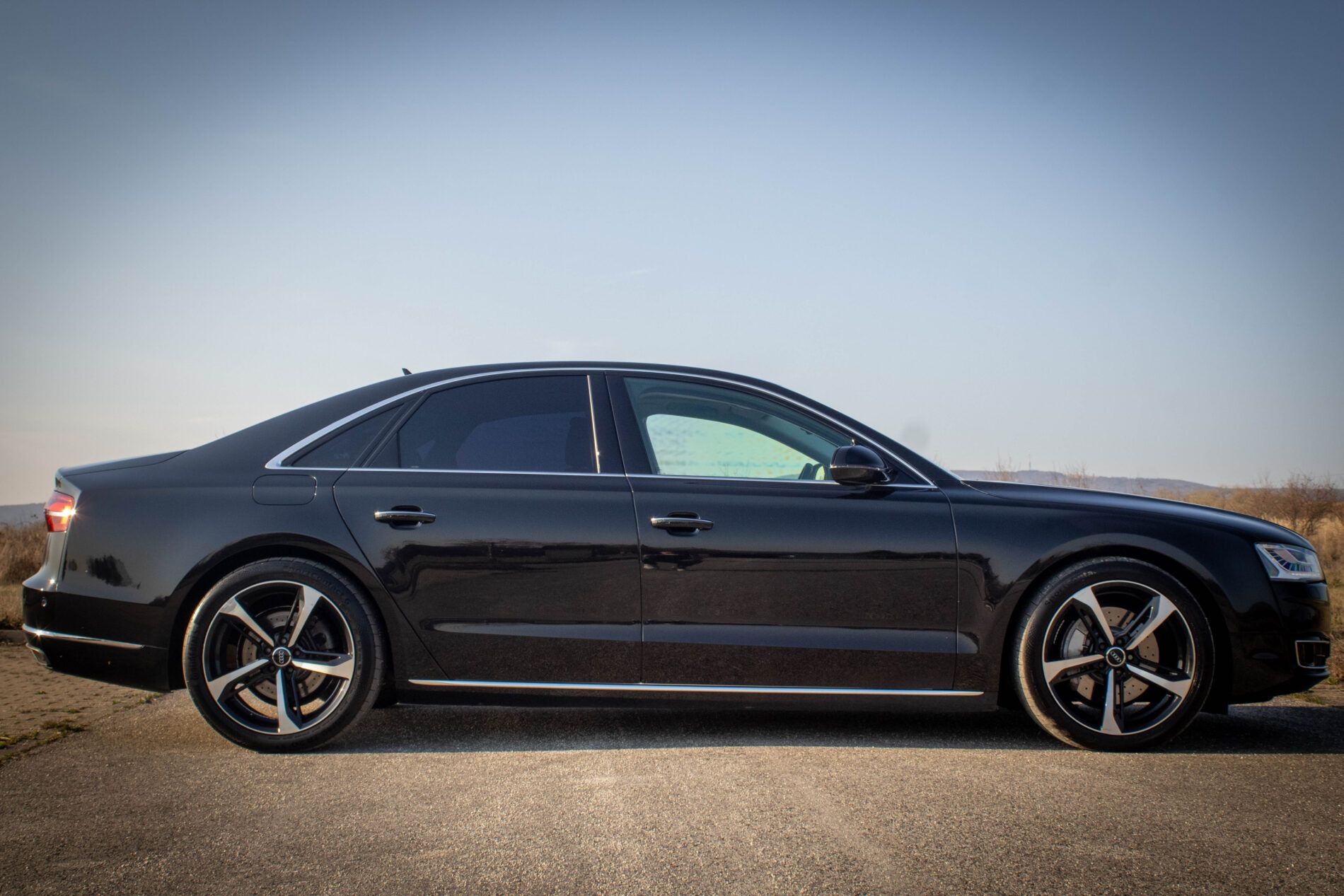 Audi A8 - fotka 4