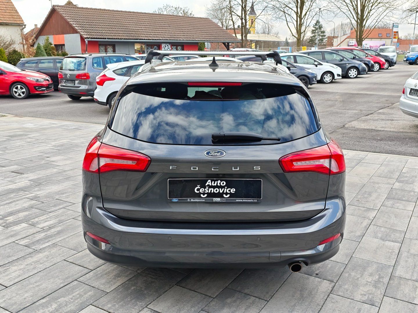 Ford Focus, 1,0 Eco boost 92 KW Titanium - fotka 6