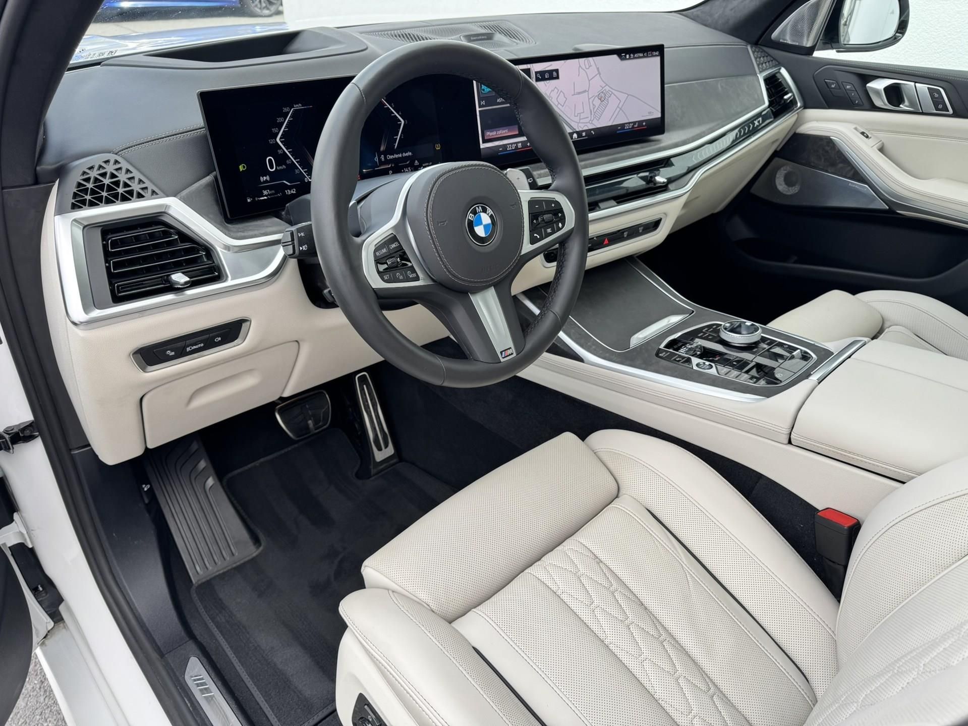 BMW X7, X7 xDrive40D Bowers Panorama - fotka 5