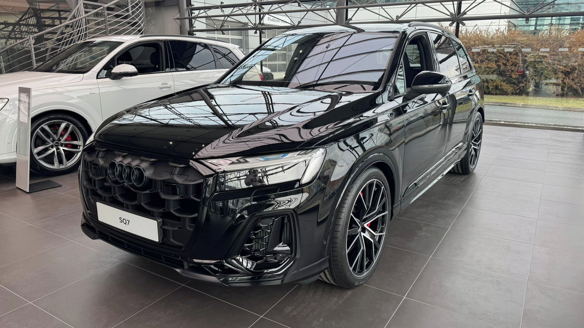 Audi SQ7, V8 4.0 TFSI, 373 kW