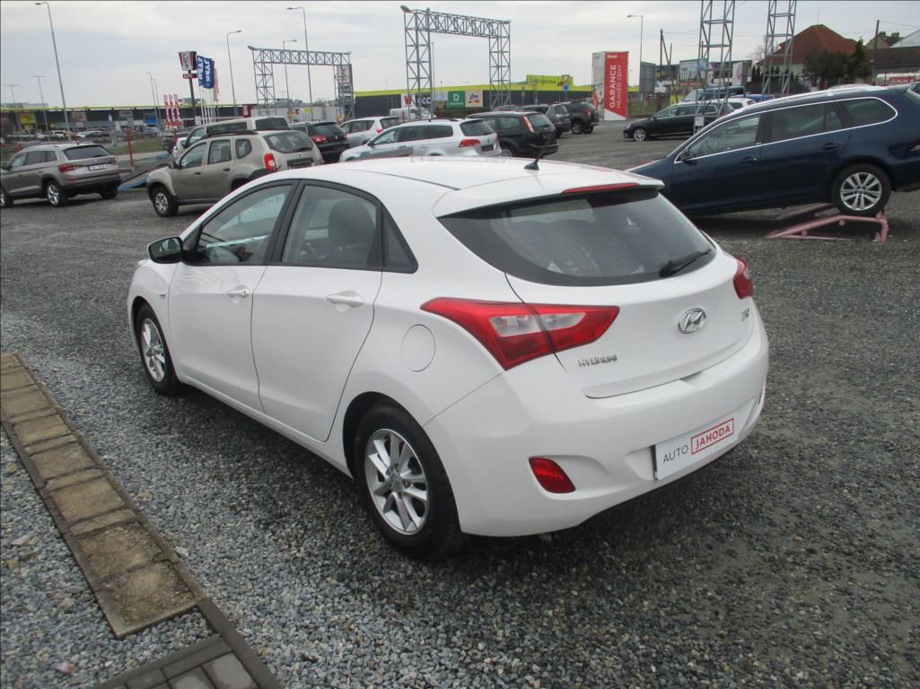 Hyundai i30, 1,6 i 16v, klima, servis, CZ, - fotka 6