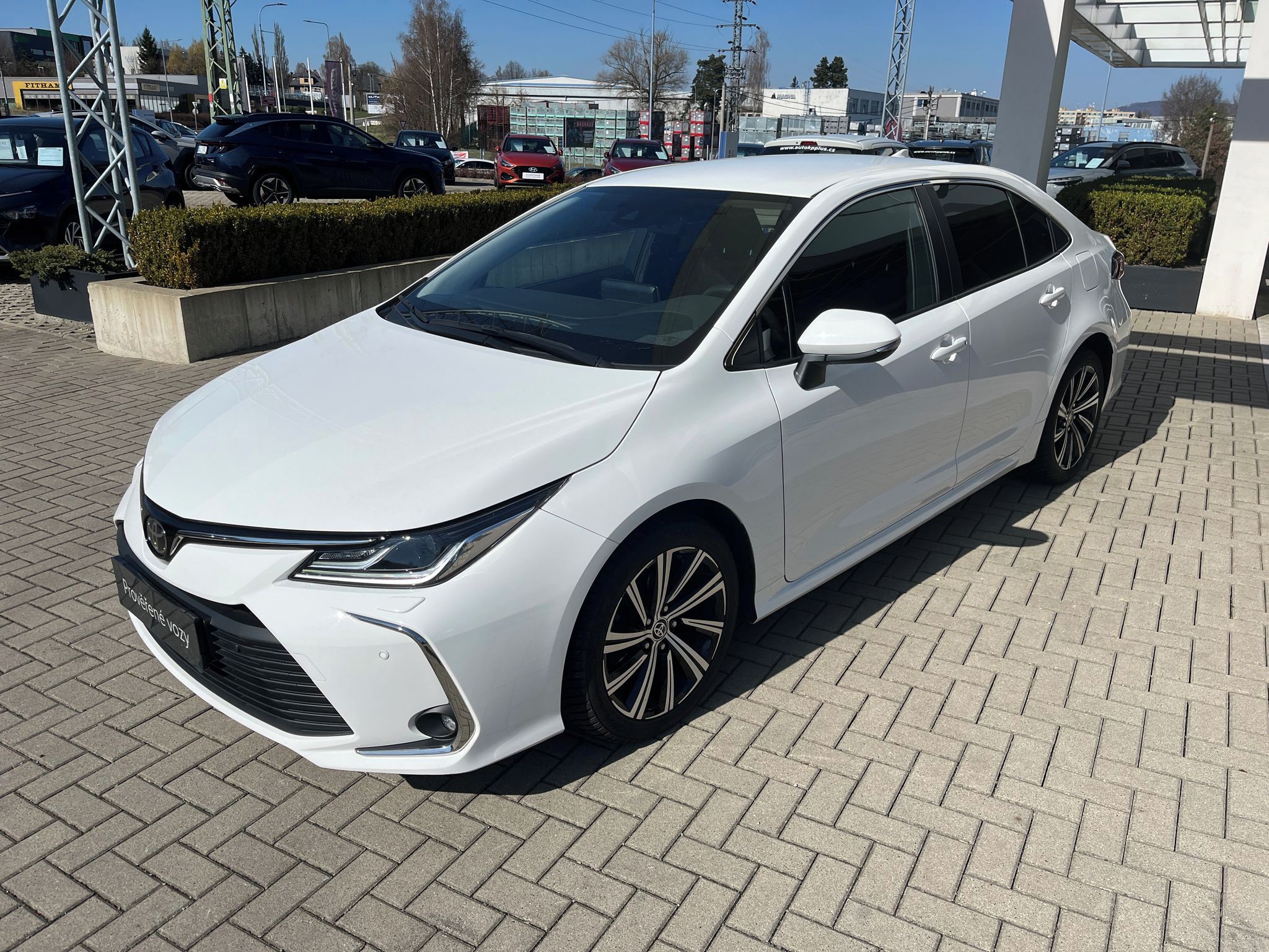 Toyota Corolla, 1,5 VVT-i Style Tech Automat - fotka 2
