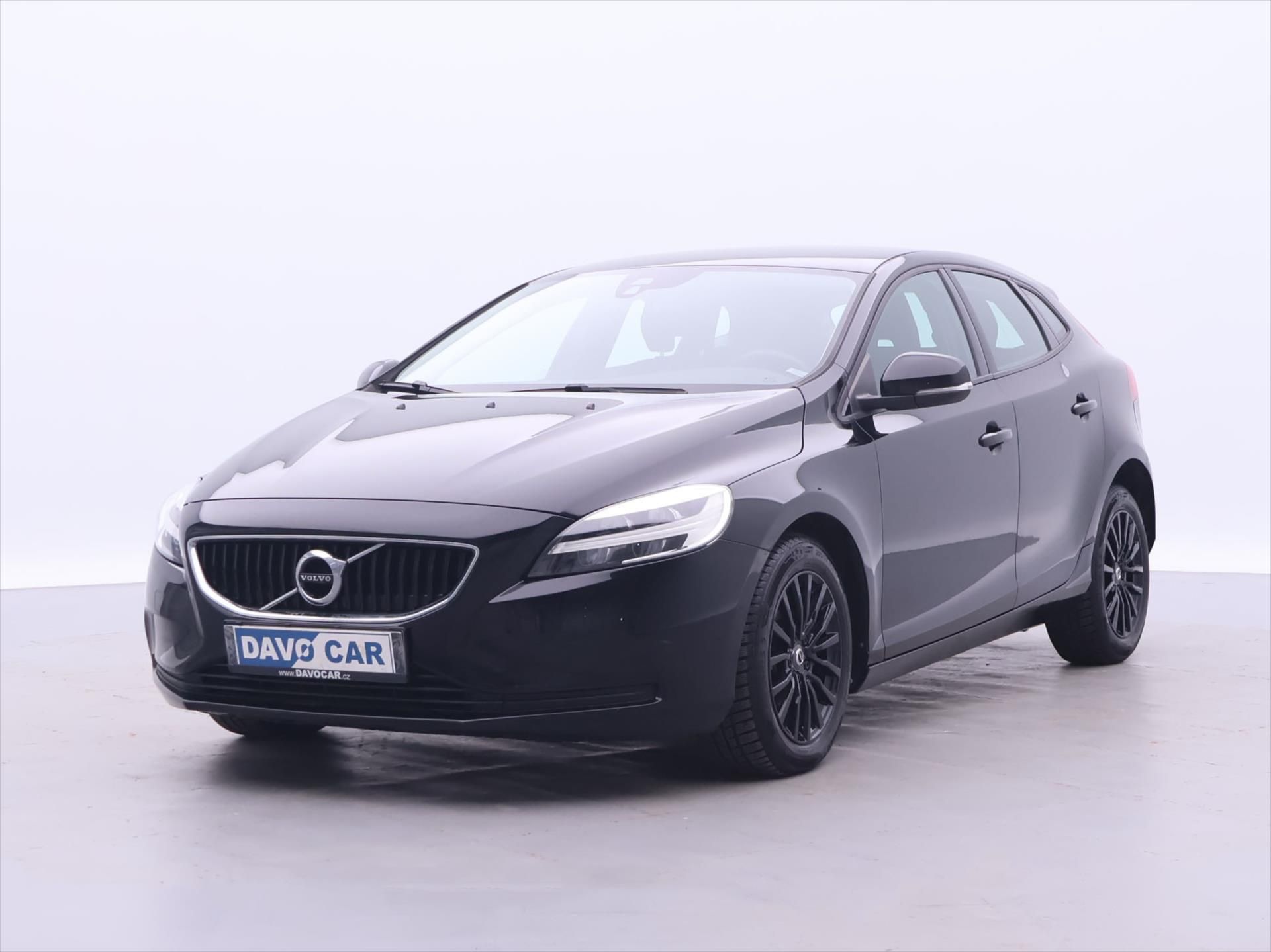 Volvo V40, 2,0 D2 Drive-E Aut Momentum - fotka 3