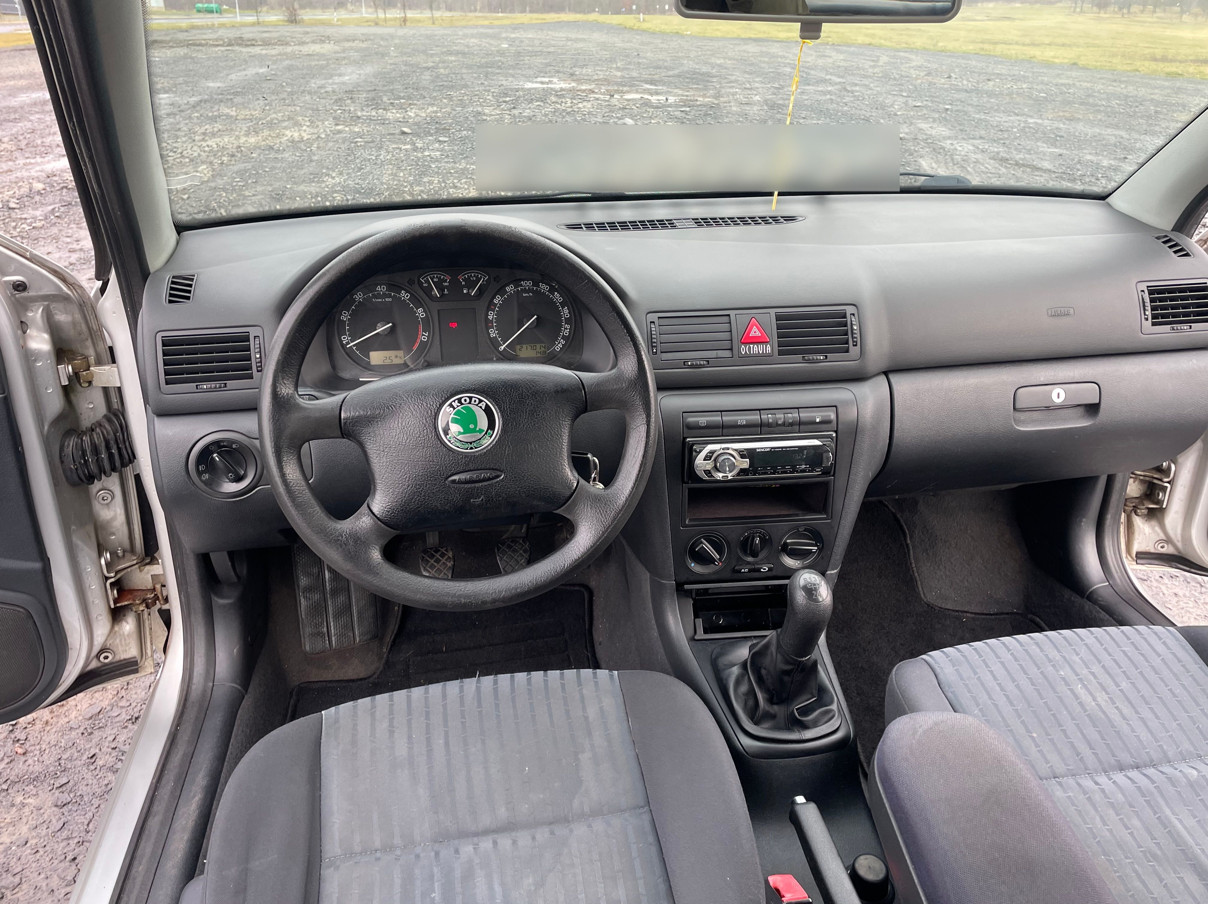 Škoda Octavia, Škoda Octavia 1.6 - fotka 6