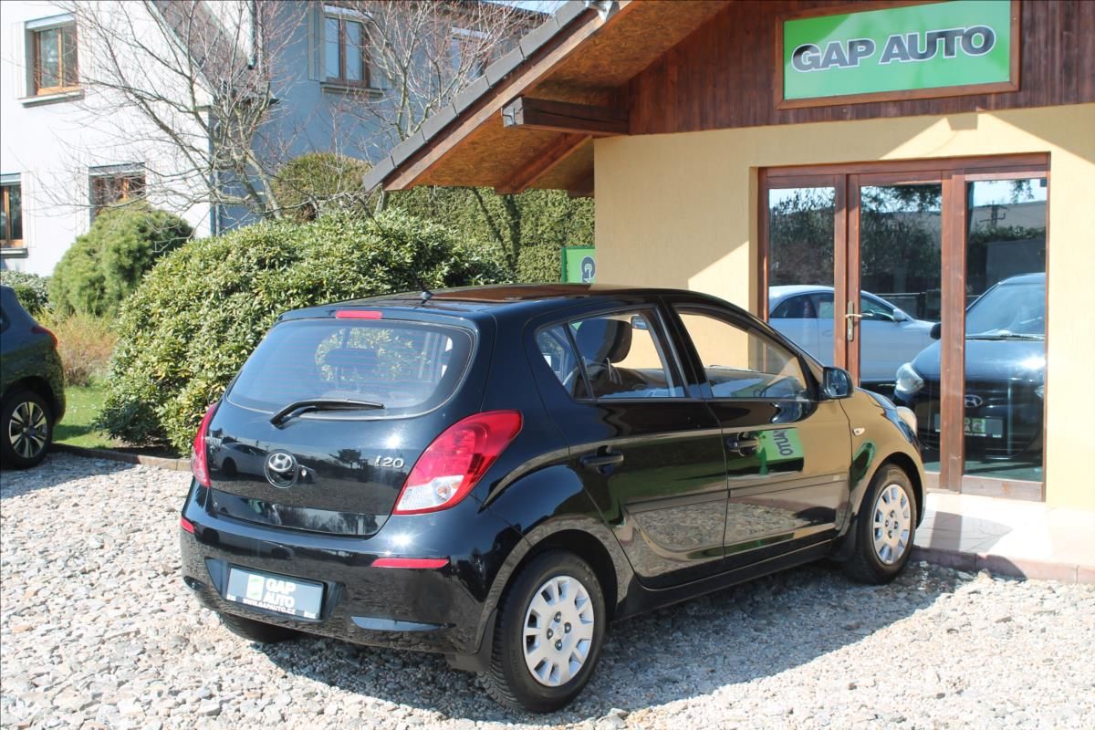 Hyundai i20, 1.2i 63kW KLIMA - fotka 6