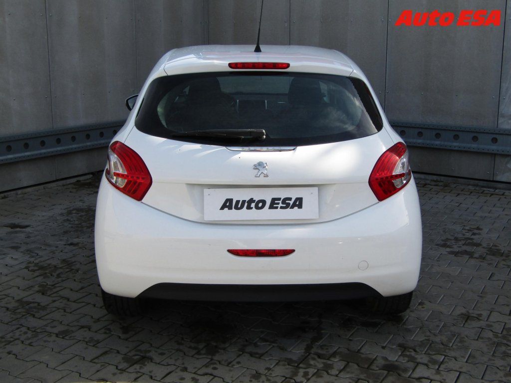 Peugeot 208, 1.2 VTi,AC,temp - fotka 5