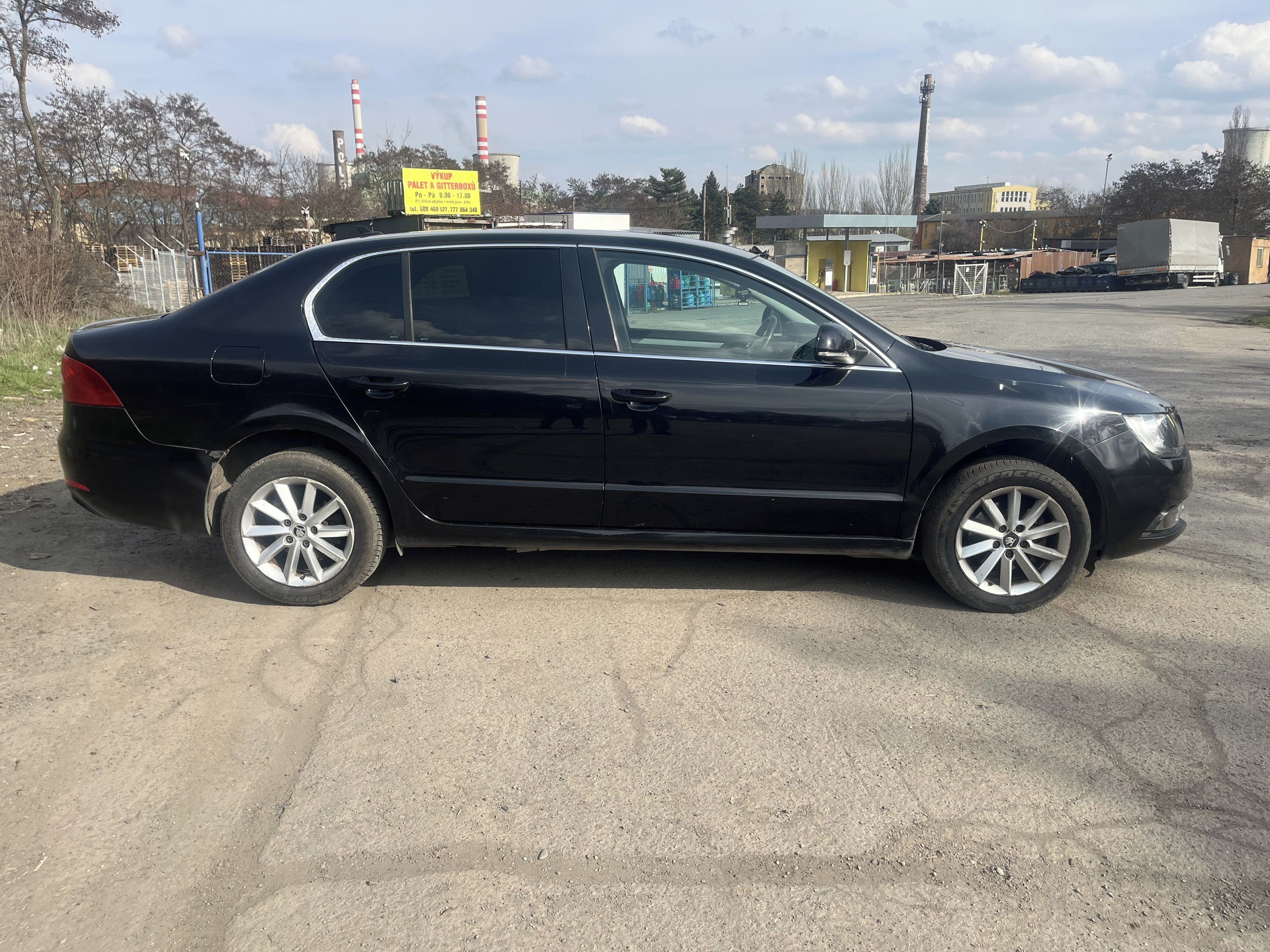 Škoda Superb, 1.6 TDI facelift - kůže - fotka 4