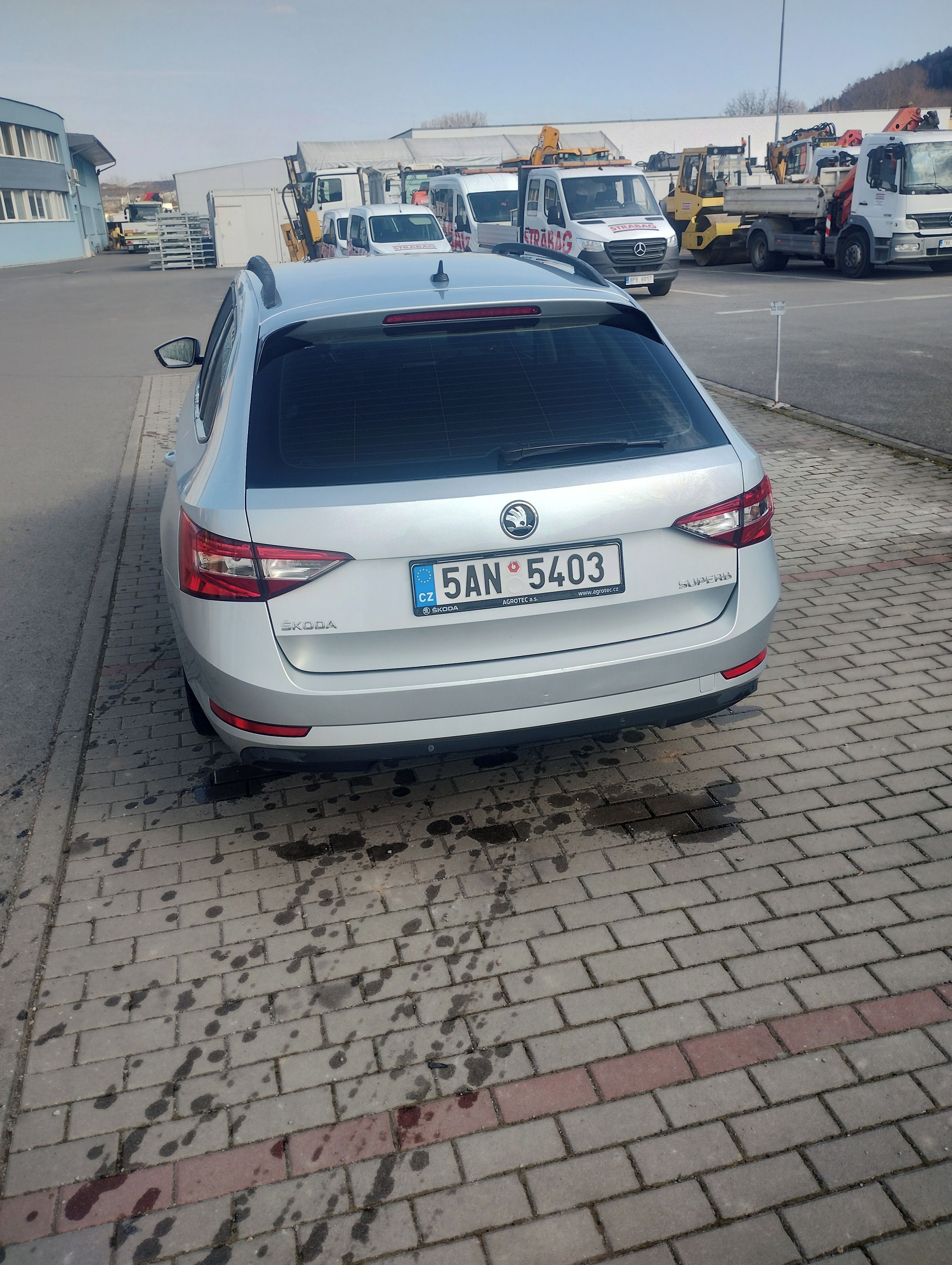 Škoda Superb, Soukromý prodejce - fotka 5