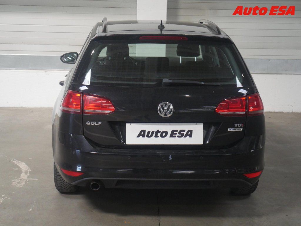 Volkswagen Golf, 1.6.,AC,výhřev sed - fotka 5