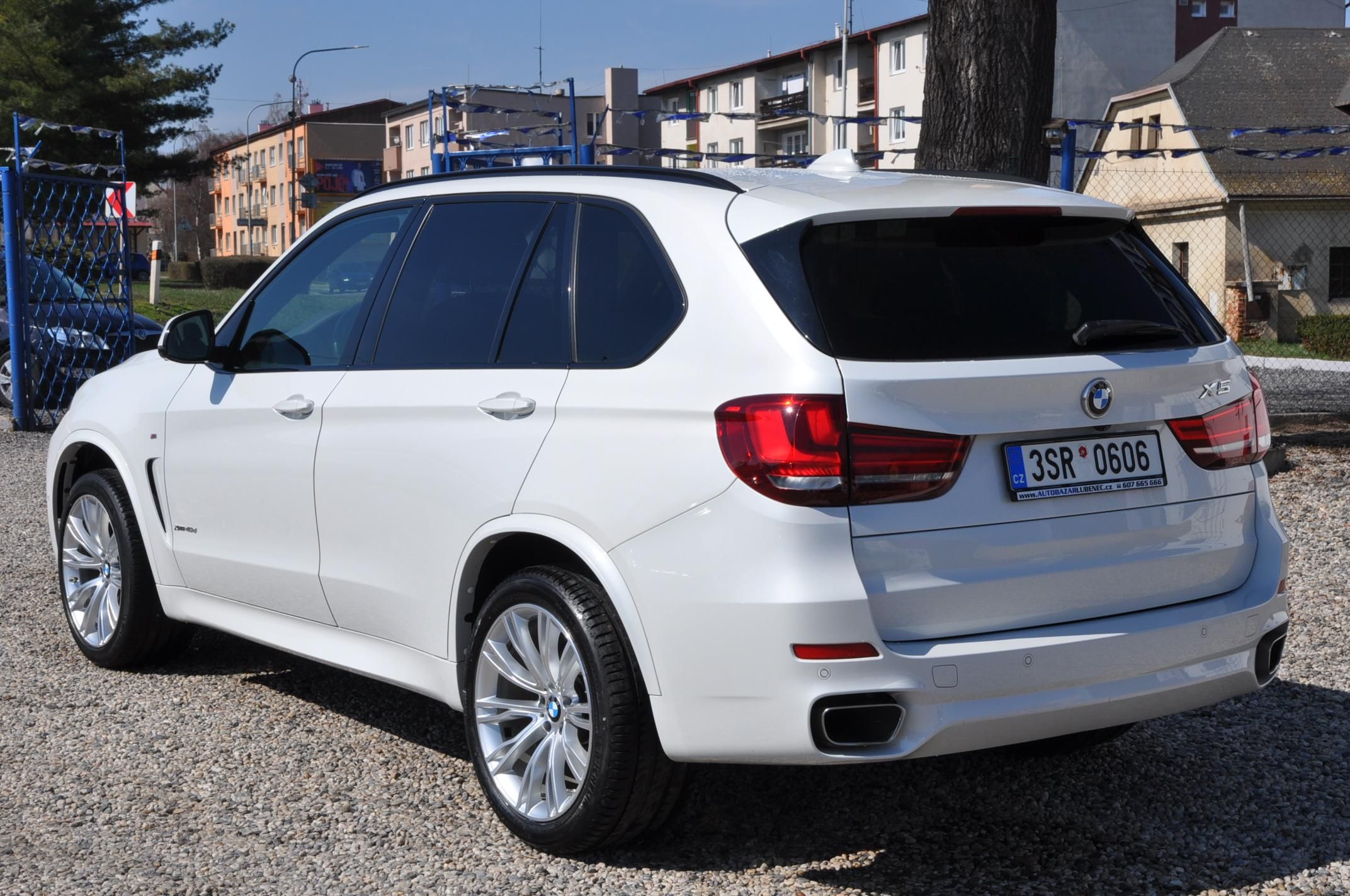 BMW X5, xDrive 40d 230kW M-Paket - fotka 4