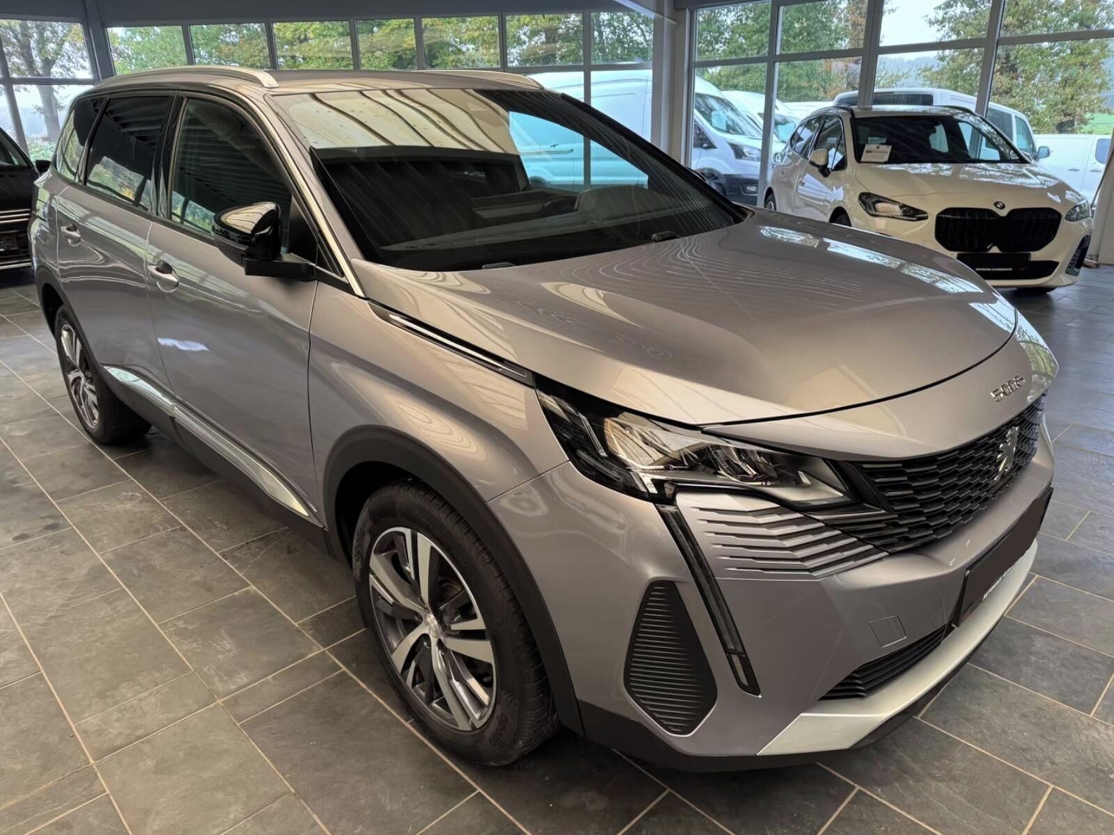 Peugeot 5008, 1.2 Allure Pack*7 míst*Navi* - fotka 3