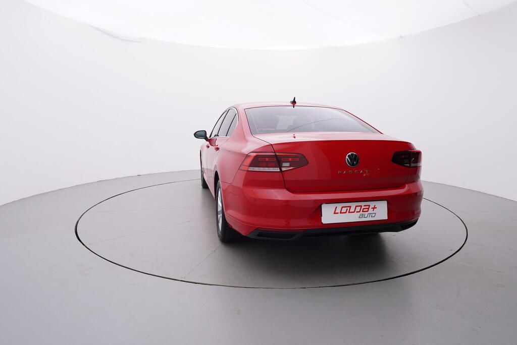 Volkswagen Passat, Business 2.0 TDI 110 kW - fotka 4