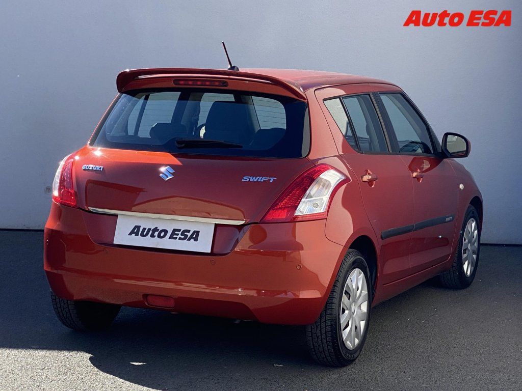 Suzuki Swift, 1.2i,AC,park.asist - fotka 4