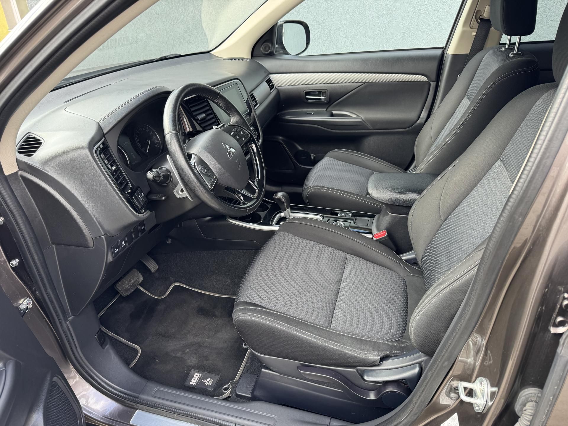 Mitsubishi Outlander, 2,2Di-D A/T EDICE100 - fotka 5