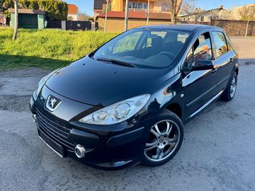 1.4i 65kW Klima