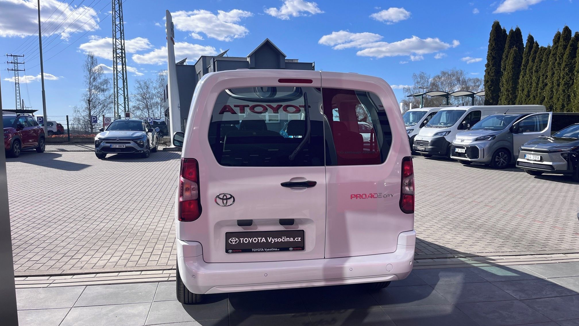 Toyota Proace City Verso, L2 1,2i 110PS Business 7 MÍST - fotka 4