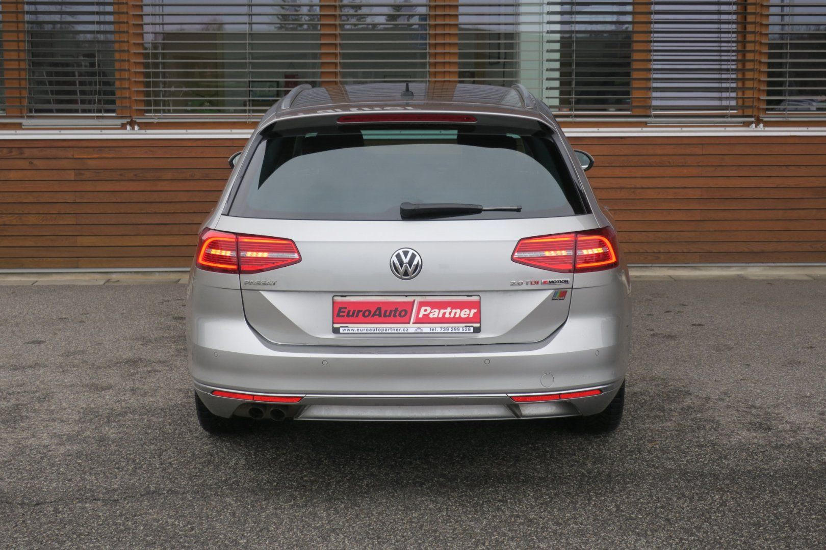Volkswagen Passat, 2.0TDI 140kW 4MOT DSG Highline - fotka 4
