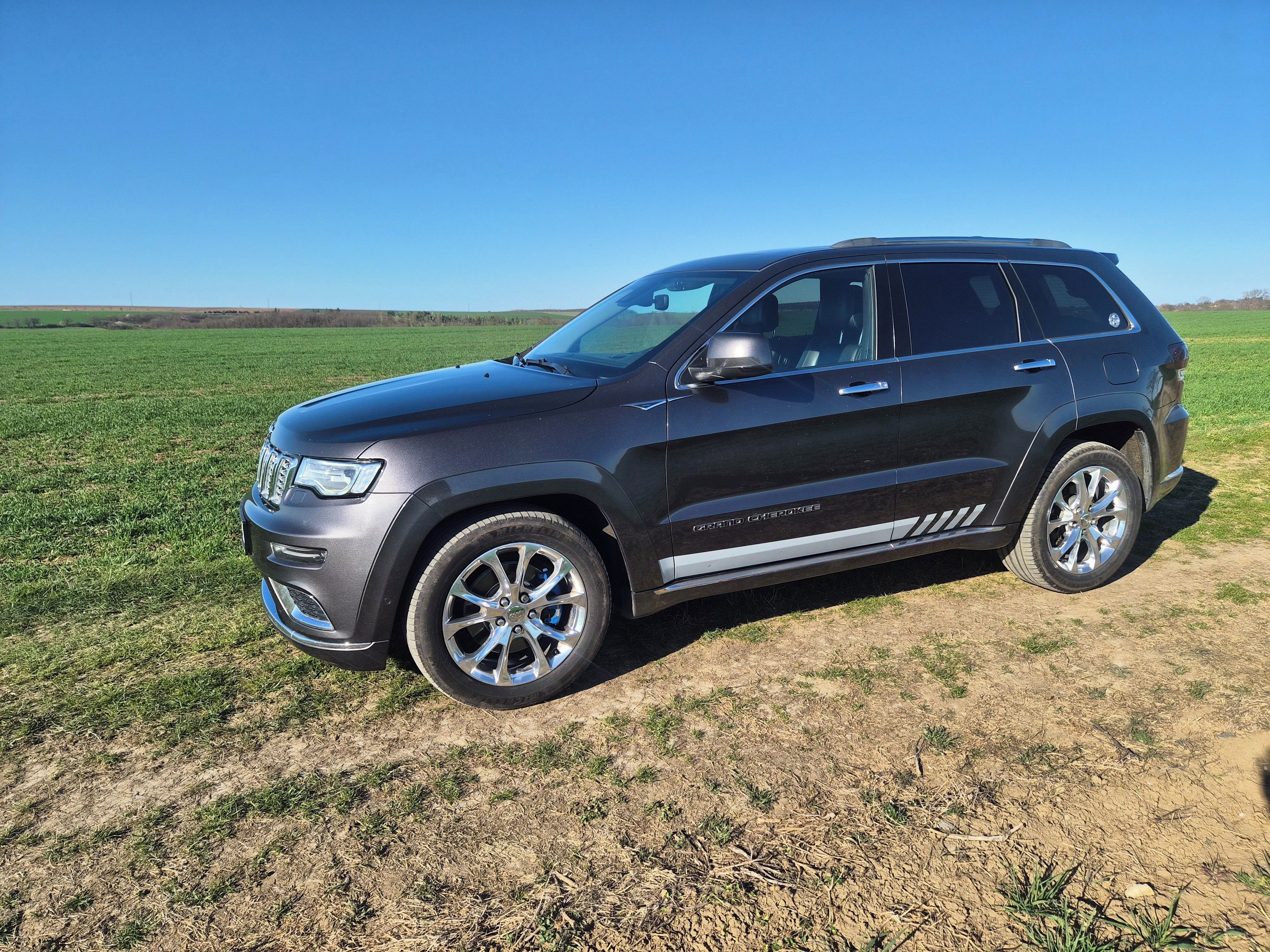 Jeep Grand Cherokee, SUMMIT, prav. servis, top stav - fotka 3