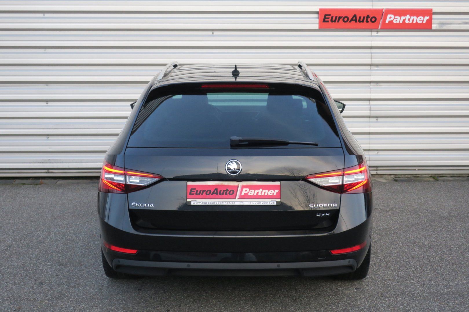 Škoda Superb, 2.0 TDI 140kW 4x4 L&K DSG - fotka 3