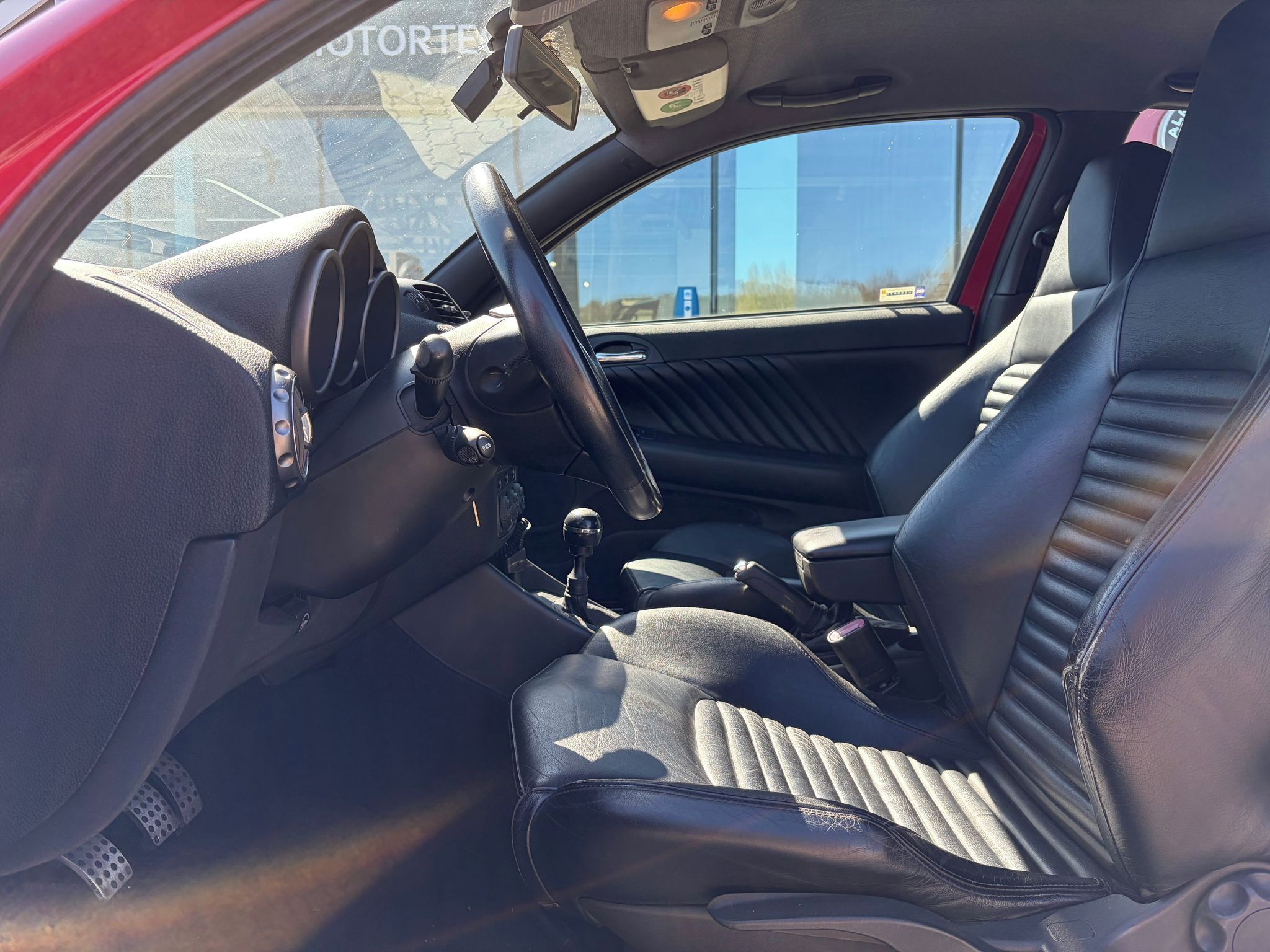 Alfa Romeo 147, GTA 3.2 V6 250k Rosso - fotka 6