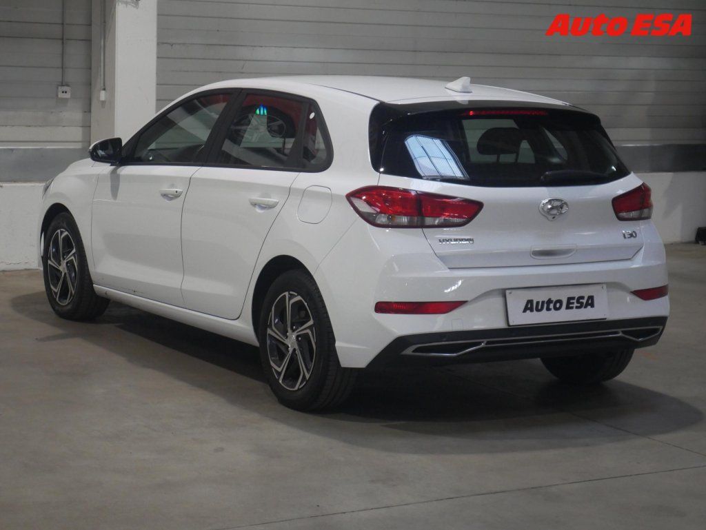 Hyundai i30, 1.0T-GDi,ČR,AC,temp - fotka 6