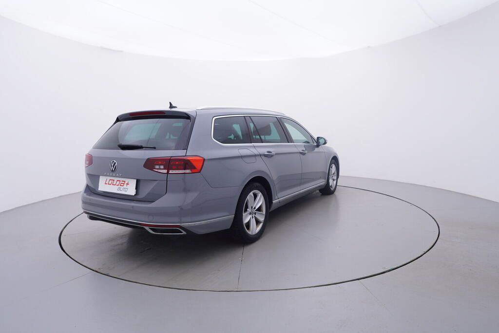 Volkswagen Passat Variant, Elegance 2.0 TDI 110 kW - fotka 5