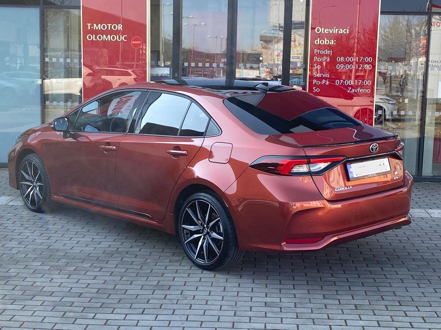 Toyota Corolla, 1,8 Hybrid GR Sport Odběr - fotka 2