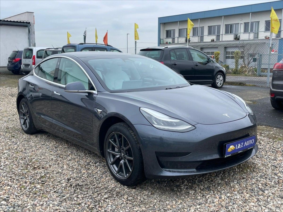 Tesla Model 3, SOH 85 % - fotka 3