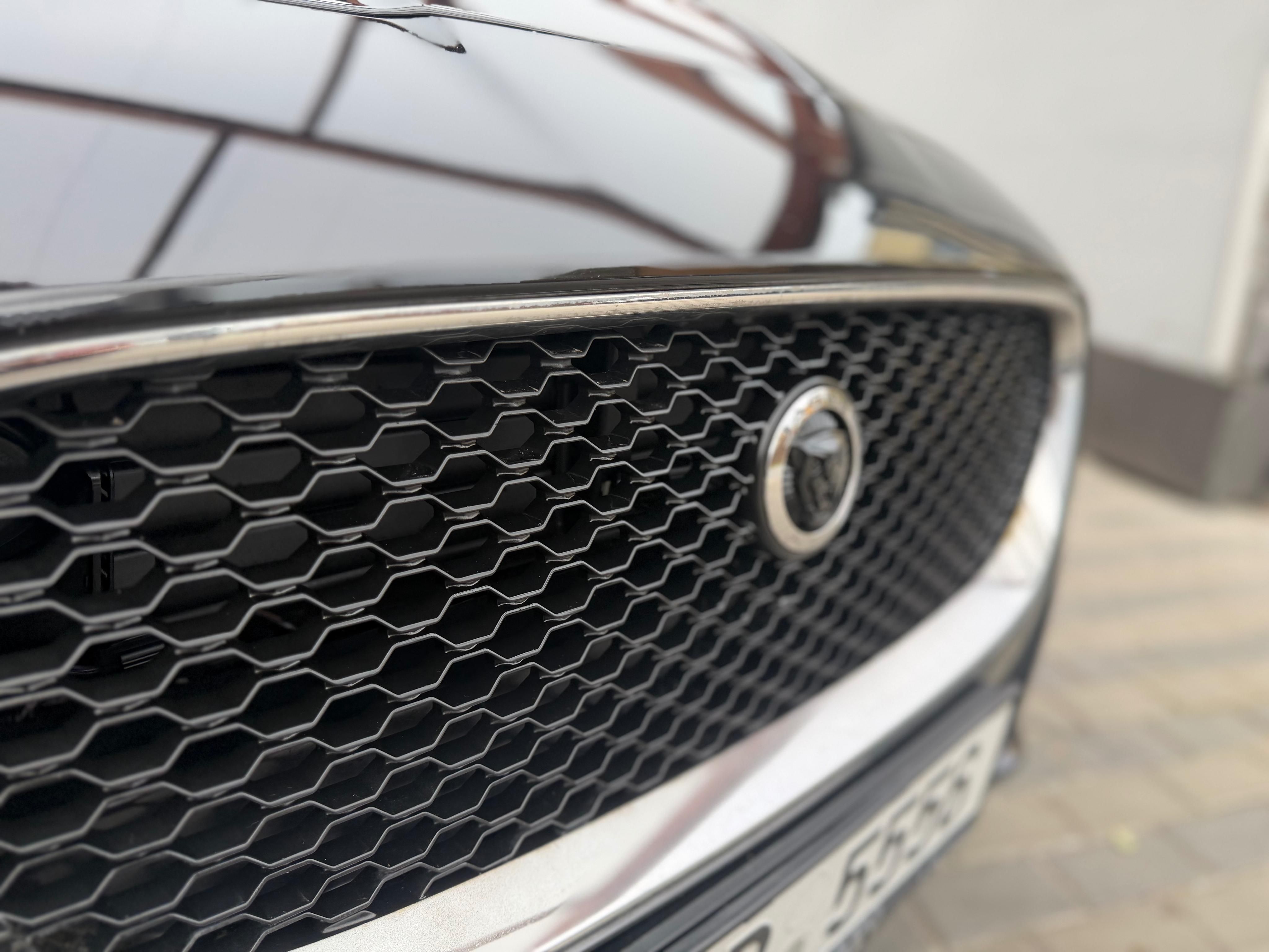Jaguar XF - fotka 4