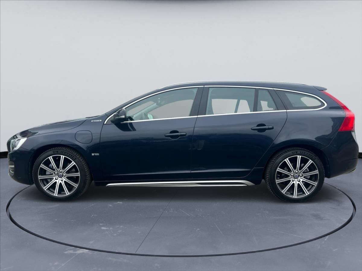 Volvo V60, 2,4 D6 AWD Hybrid - fotka 5