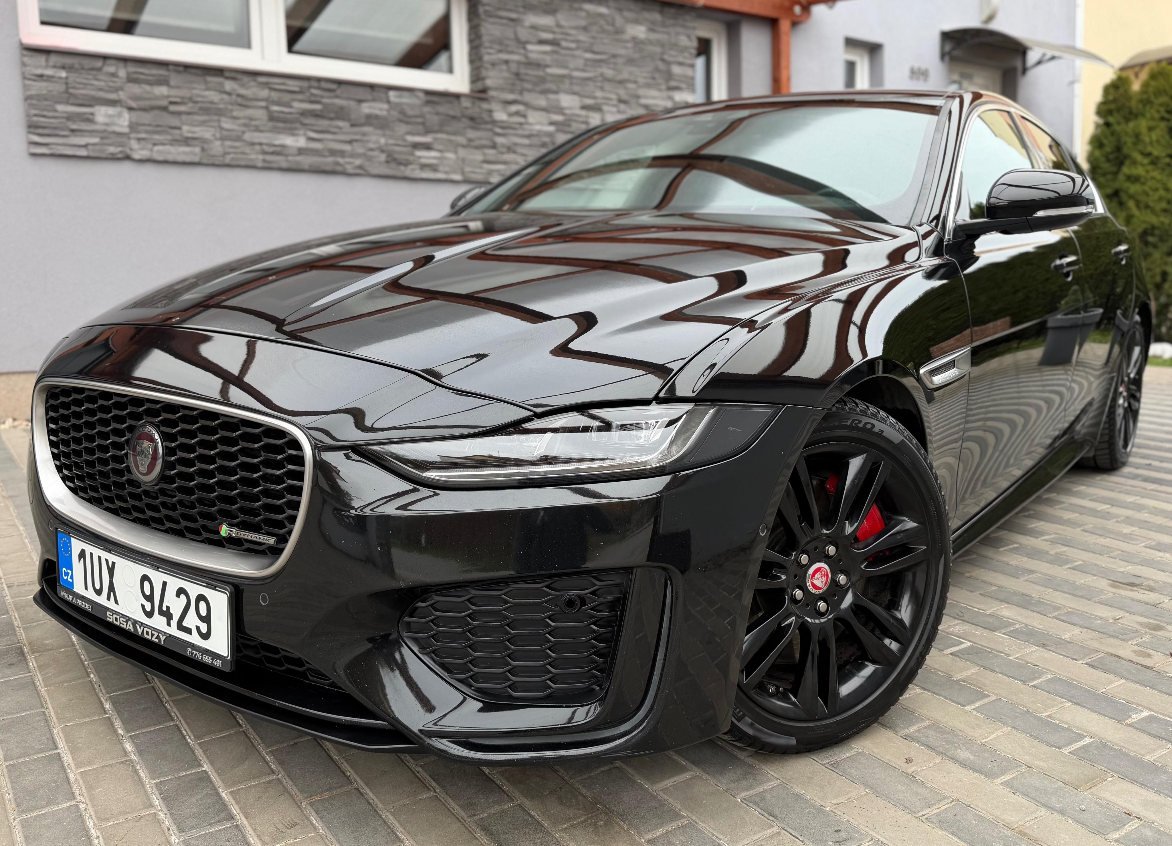 Jaguar XE - fotka 2
