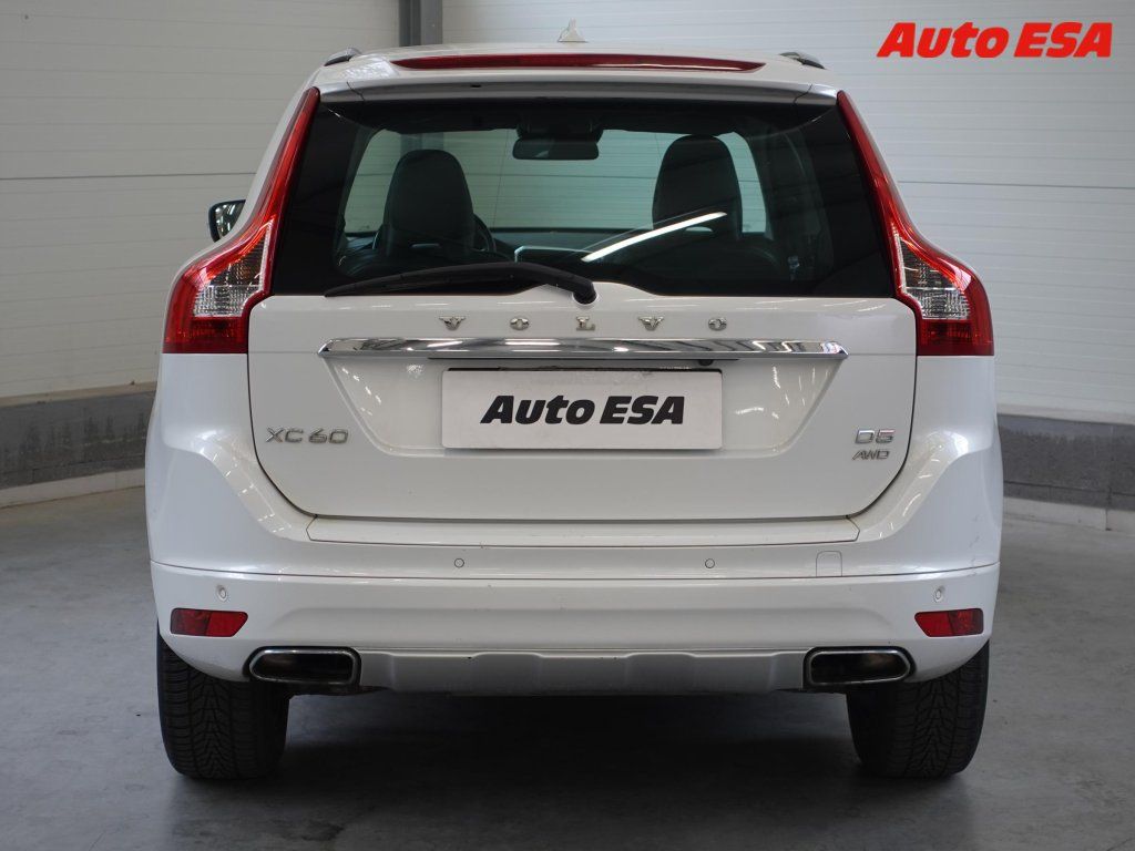 Volvo XC60, 2.4D5 AWD,ČR,Summum,AT - fotka 5