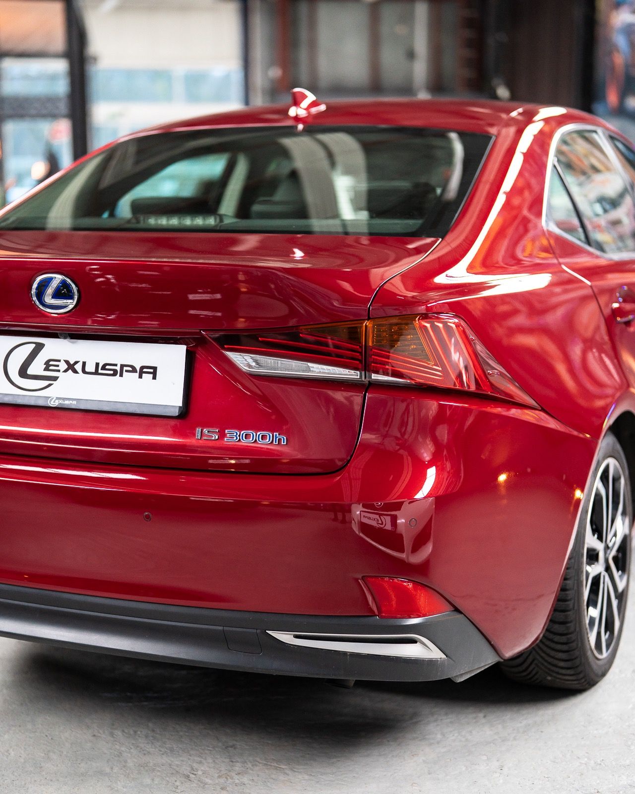 Lexus IS, IS300h - Perfektní stav - fotka 6