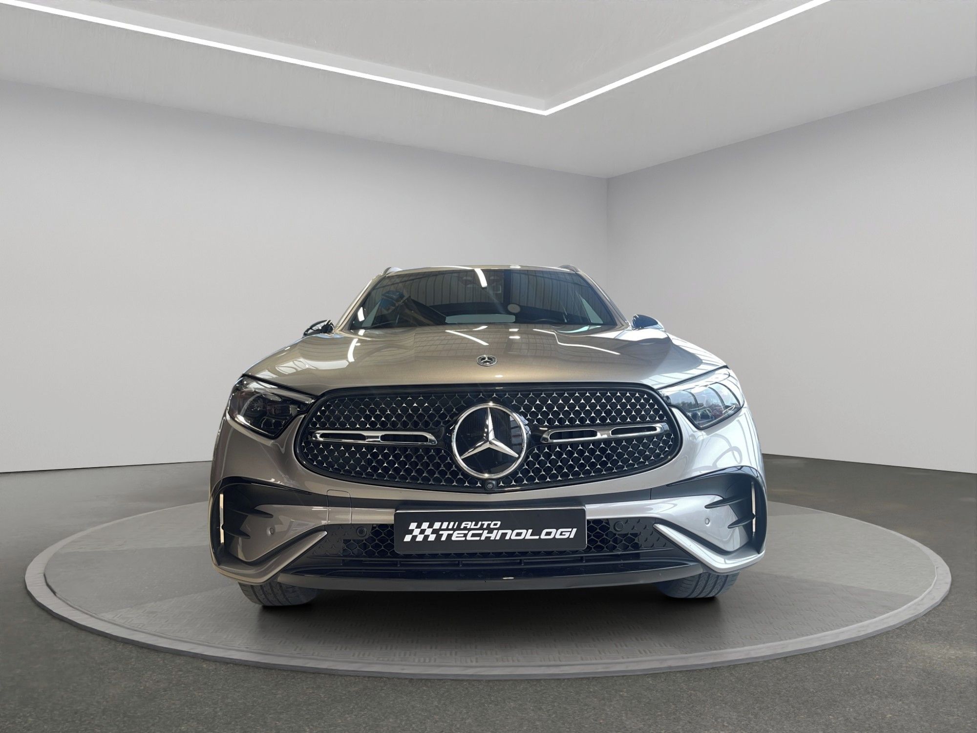 Mercedes-Benz GLC, 300 de 4MATIC - fotka 3