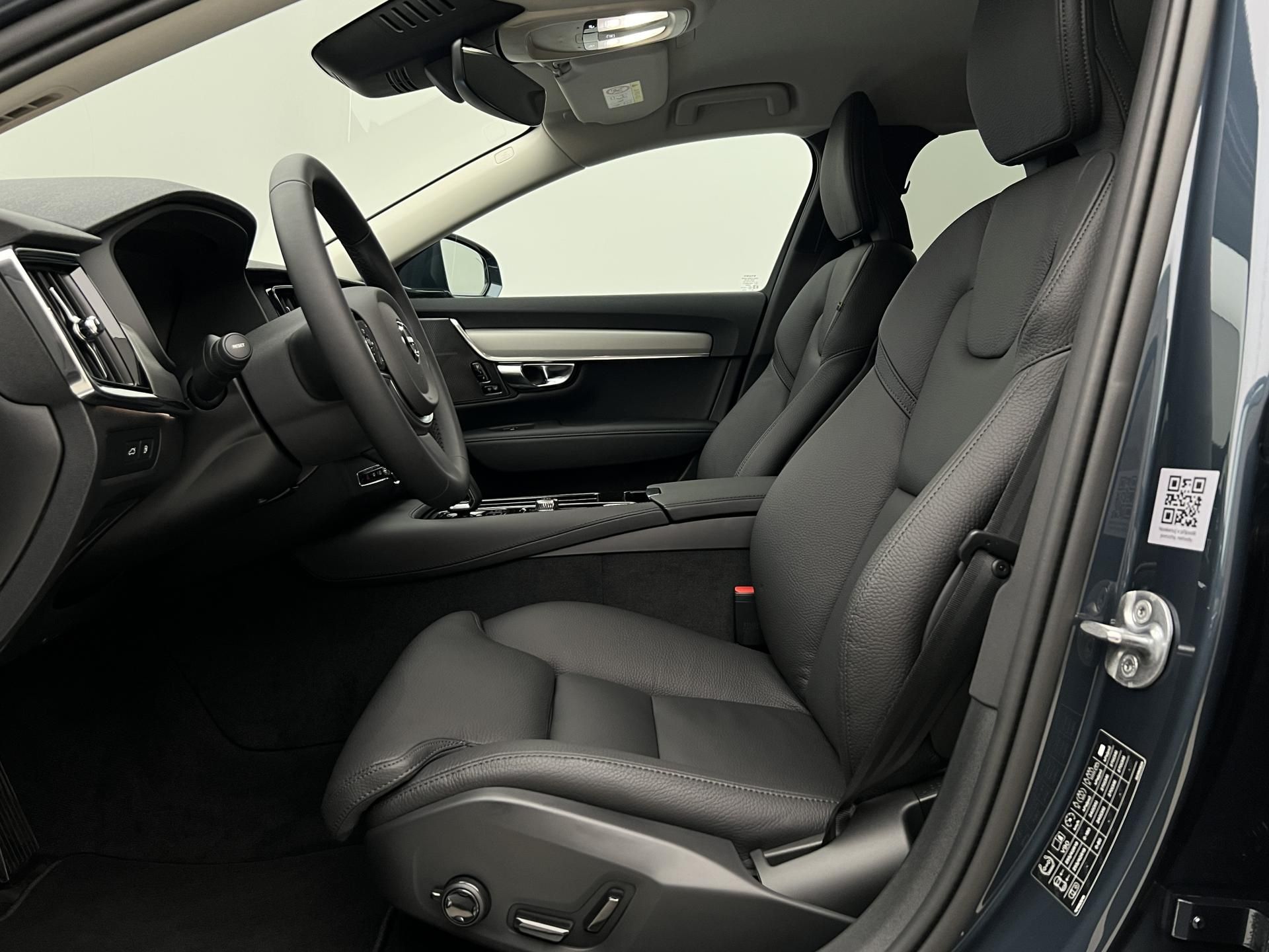 Volvo V90, T6 AWD RECHARGE CORE AUT 1.maj - fotka 3